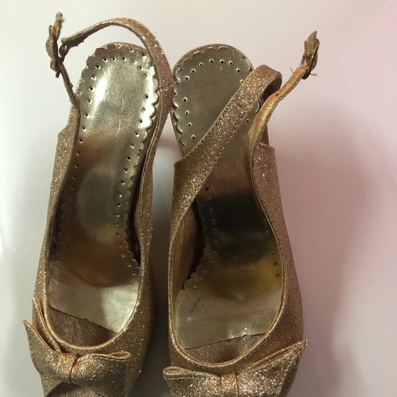 Vintage Peep Toe Sling Back Gold Heels - Picture 5 of 6